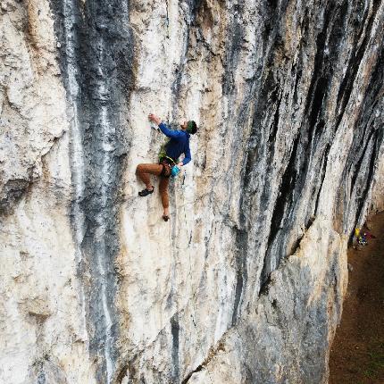 Madonna della Rota - Luca Lancellotti climbing 'Nero Lucido' (8a) at Madonna della Rota