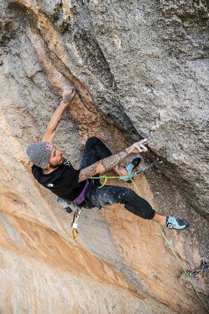 Siurana - Felipe Camargo tenta 'Sleeping Lion' (9b+) a Siurana in Spagna