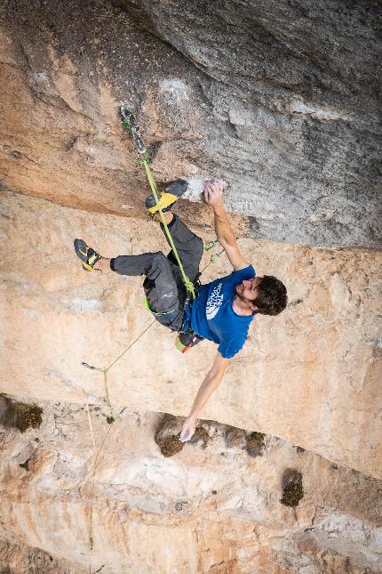 Stefano Ghisolfi vs Sleeping Lion di Chris Sharma a Siurana