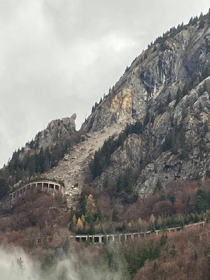 Frana al Pal Piccolo, chiuso il Passo Monte Croce