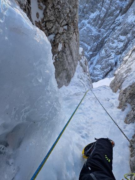 Agner, Dolomiti, Nicola Bertoldo, Diego Dellai - L'apertura di 'Ultima Perla' all'Agner nelle Dolomiti (Nicola Bertoldo, Diego Dellai 23/11/2023)