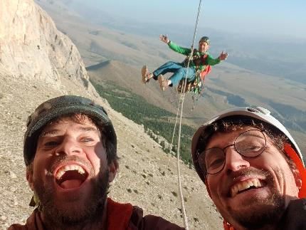 Kizilin Basì, Aladağlar, Turkey, Seb Bush, Simon Smith, Mike Turner - Simon Smith, Mike Turner e Seb Bush during the first ascent of 'Pretty reckless cats' on the NW Face of Kizilin Basì, Aladağlar, Turkey (10/2023)