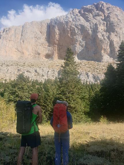 Kizilin Basì, Aladağlar, Turkey, Seb Bush, Simon Smith, Mike Turner - Contemplating the approach to the Northwest Face of Kizilin Basì, Aladağlar, Turkey