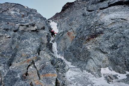 Cholatse, Radoslav Groh, Zdeněk Hák - The first ascent of 'Just one solution!' on the West Face of Cholatse in Nepal (Radoslav Groh, Zdeněk Hák 2-3/11/2023)