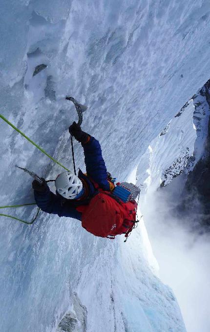 Cholatse, Radoslav Groh, Zdeněk Hák - The first ascent of 'Just one solution!' on the West Face of Cholatse in Nepal (Radoslav Groh, Zdeněk Hák 2-3/11/2023)