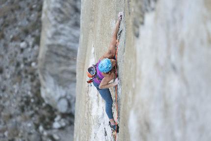 Amity Warme, El Niño, El Capitan, Yosemite - Amity Warme durante la sua ripetizione di 'El Niño' su El Capitan, Yosemite, autunno 2023