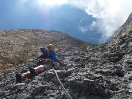 Sass Maor, Pale di San Martino, Dolomiti - Sulla via Scherzi d'Estate, parete Sud Est Sass Maor