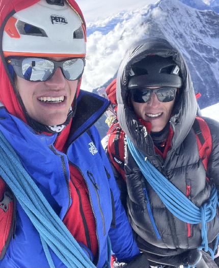 Chobutse, Nepal, Wadim Jabłoński, Maciej Kimel - Maciej Kimel e Wadim Jabłoński durante l'apertura di 'Just Breathe' (M5 VI4 R/X 1600m) sul Chobutse, Nepal (14-18/10/2023)