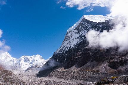 Chobutse, Nepal, Wadim Jabłoński, Maciej Kimel - Wadim Jabłoński e Maciej Kimel durante l'apertura di 'Just Breathe' (M5 VI4 R/X 1600m) sul Chobutse, Nepal (14-18/10/2023)