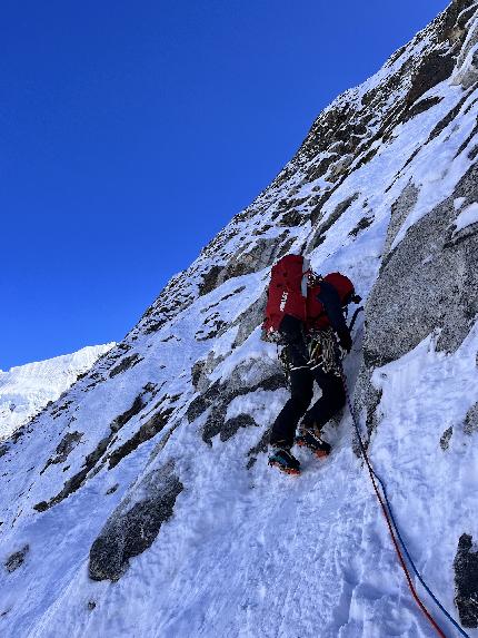 Chobutse, Nepal, Wadim Jabłoński, Maciej Kimel - Wadim Jabłoński e Maciej Kimel durante l'apertura di 'Just Breathe' (M5 VI4 R/X 1600m) sul Chobutse, Nepal (14-18/10/2023)