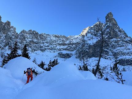 Croda di Cacciagrande, Sorapiss, Dolomiti, Mirco Grasso, Francesco Rigon - L'apertura di 'Solo per un sorriso' alla Croda di Cacciagrande (Sorapiss, Dolomiti) di Mirco Grasso e Francesco Rigon (19/12/2023)