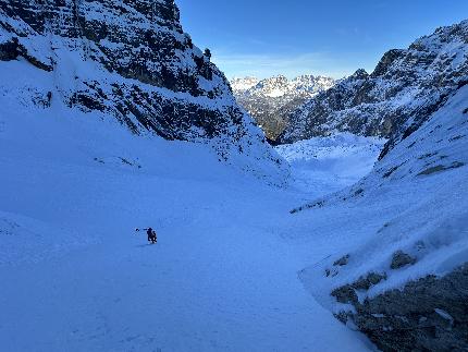 Croda di Cacciagrande, Sorapiss, Dolomiti, Mirco Grasso, Francesco Rigon - L'apertura di 'Solo per un sorriso' alla Croda di Cacciagrande (Sorapiss, Dolomiti) di Mirco Grasso e Francesco Rigon (19/12/2023)