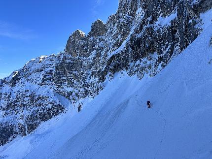 Croda di Cacciagrande, Sorapiss, Dolomiti, Mirco Grasso, Francesco Rigon - L'apertura di 'Solo per un sorriso' alla Croda di Cacciagrande (Sorapiss, Dolomiti) di Mirco Grasso e Francesco Rigon (19/12/2023)