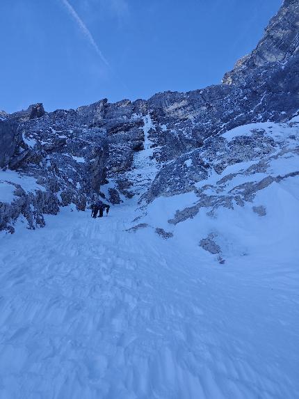 Croda di Cacciagrande, Sorapiss, Dolomiti, Mirco Grasso, Francesco Rigon - L'apertura di 'Solo per un sorriso' alla Croda di Cacciagrande (Sorapiss, Dolomiti) di Mirco Grasso e Francesco Rigon (19/12/2023)