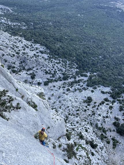 Punta Cusidore, Sardegna, Federica Mingolla, Federico Orlandini - Federico Orlandini da secondo su 'Umbras' alla Punta Cusidore in Sardegna con Federico Orlandini, autunno 2023