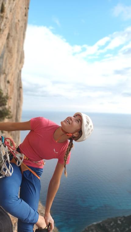 Sardegna, Punta Giradili, Federica Mingolla, Federico Orlandini - Federica Mingolla sale 'Mezzogiorno di Fuoco' alla Punta Giradili in Sardegna con Federico Orlandini, autunno 2023