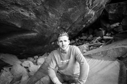 Jakob Schubert - Jakob Schubert sending Alphane (9A) at Chironico