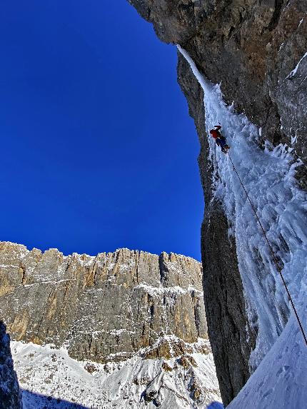 Spectacular new ice climb in Val Ombretta opposite Marmolada (Dolomites)