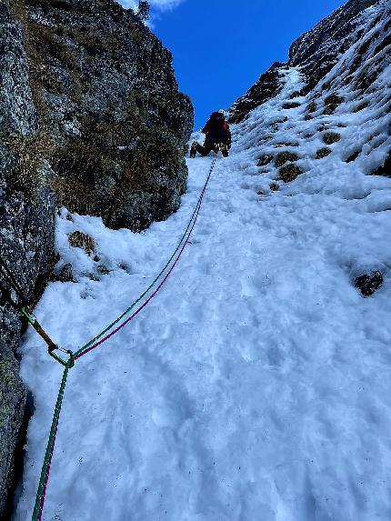 Cima di Pescegallo, Val Gerola, Orobie, Cristian Candiotto, Mattia Trabucchi - L'apertura di 'Via Aghi' alla Cima di Pescegallo in Val Gerola, Orobie (Cristian Candiotto, Mattia Trabucchi 20/12/2023)