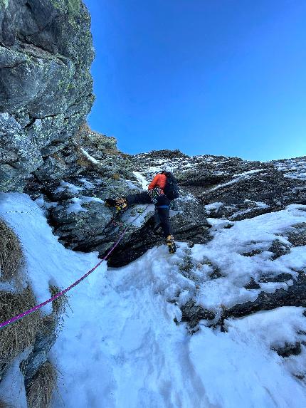 Cima di Pescegallo, Val Gerola, Orobie, Cristian Candiotto, Mattia Trabucchi - L'apertura di 'Via Aghi' alla Cima di Pescegallo in Val Gerola, Orobie (Cristian Candiotto, Mattia Trabucchi 20/12/2023)