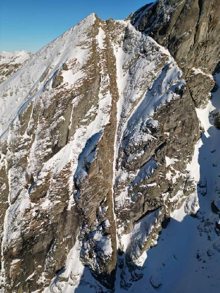 Cima di Pescegallo, Val Gerola, Orobie, Cristian Candiotto, Mattia Trabucchi - L'apertura di 'Via Aghi' alla Cima di Pescegallo in Val Gerola, Orobie (Cristian Candiotto, Mattia Trabucchi 20/12/2023)