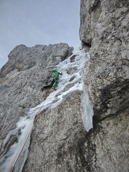 Archi del Vento, Monte Duranno, Dolomiti Friulane, Mirco Grasso, Francesco Rigon, Luca Vallata - L'apertura di 'Archi del Vento' sul Naso del Monte Duranno nelle Dolomiti Friulane (Mirco Grasso, Francesco Rigon, Luca Vallata 24/12/2024)