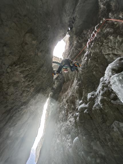 Archi del Vento, Monte Duranno, Friuli Dolomites, Mirco Grasso, Francesco Rigon, Luca Vallata - The first ascent of 'Archi del Vento' on Naso del Monte Duranno in the Friuli Dolomites (Mirco Grasso, Francesco Rigon, Luca Vallata 24/12/2024)