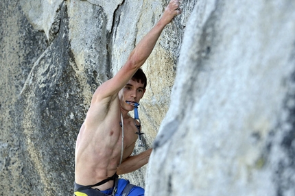 The Nose Speed - Alex Honnold setting the new speed record up The Nose (Yosemite)