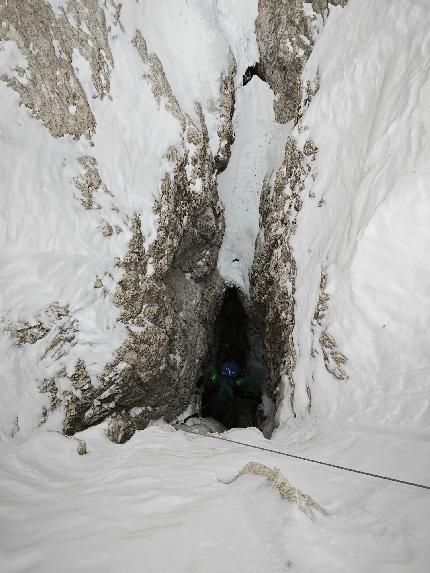 Archi del Vento, Monte Duranno, Friuli Dolomites, Mirco Grasso, Francesco Rigon, Luca Vallata - The first ascent of 'Archi del Vento' on Naso del Monte Duranno in the Friuli Dolomites (Mirco Grasso, Francesco Rigon, Luca Vallata 24/12/2024)