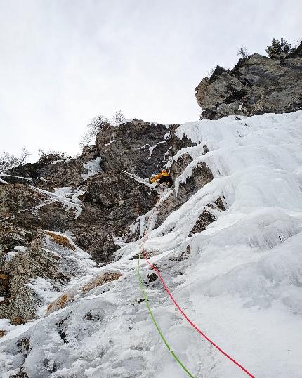 Valle Argentera, Pand'ice, Fuga dalla Panda, Carlo Filippi, Niccolò Paccotti, Giovanni Ravizza - L'apertura di 'Fuga dalla Panda' in Valle Argentera (Carlo Filippi, Niccolò Paccotti, Giovanni Ravizza 26/12/2023)