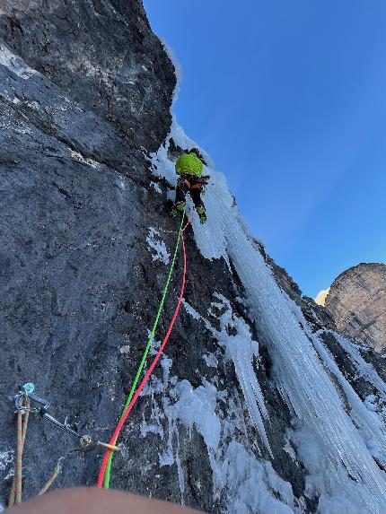 Alla Cima delle Fontane Fredde (Dolomiti di Brenta) la nuova via di misto Trilly occhi di ghiaccio