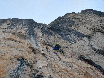 Castello di Vallesinella,Brenta Dolomites, Marco Cordin, Martino Piva - The first ascent of 'Nunca con prisa, siempre con gana' on Castello di Vallesinella in the Brenta Dolomites (Marco Cordin, Martino Piva 31/12/2023)