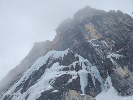 Brenta Dolomites: new mixed climb on Castello di Vallesinella by Marco Cordin, Martino Piva