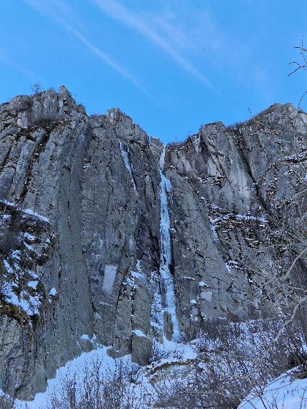 Monte Mezzullo, Val Paghera, Val Camonica, Giovanni Ducoli, Luca Ducoli  - L'apertura di 'Anemos' al Monte Mezzullo in Val Paghera / Val Camonica (Giovanni Ducoli, Luca Ducoli 23/12/2023)