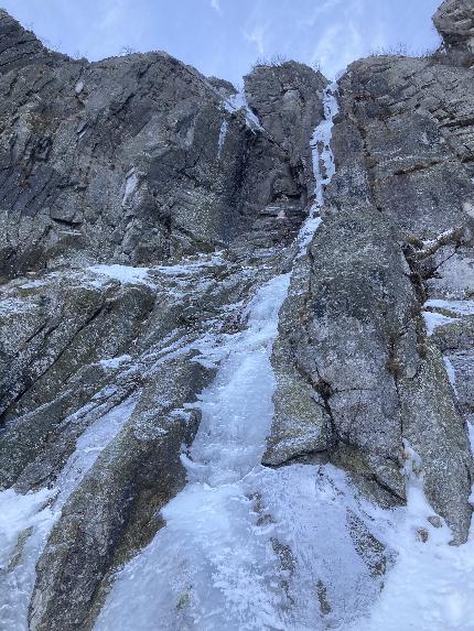 Monte Mezzullo, Val Paghera, Val Camonica, Giovanni Ducoli, Luca Ducoli  - L'apertura di 'Anemos' al Monte Mezzullo in Val Paghera / Val Camonica (Giovanni Ducoli, Luca Ducoli 23/12/2023)