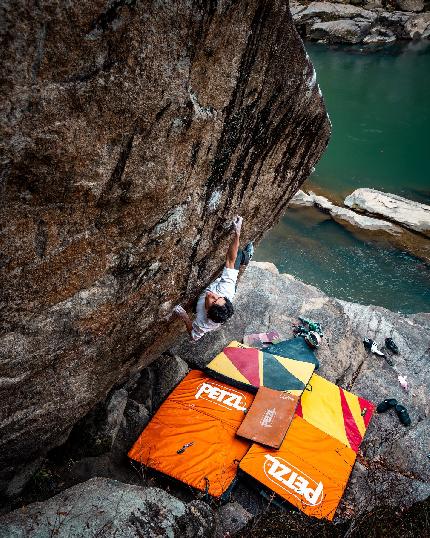 Tomoa Narasaki 8B+ boulder flash su Gakido a Chigobudau in Giappone