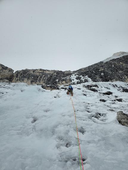 Cima Falkner, Brenta Dolomites, Federico Asciolla, Enrico Lovato - 'Il Cigno Nero' on Cima Falkner (Brenta Dolomites): Federico Asciolla climbing pitch 1