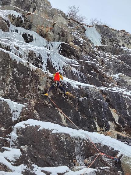 Valnontey, Valle d'Aosta, Roger Bovard, François Cazzanelli, Marco Farina - L'apertura di 'Yper Gran Val' in Valnontey, Valle d'Aosta (Roger Bovard, François Cazzanelli, Marco Farina 07/01/2024)