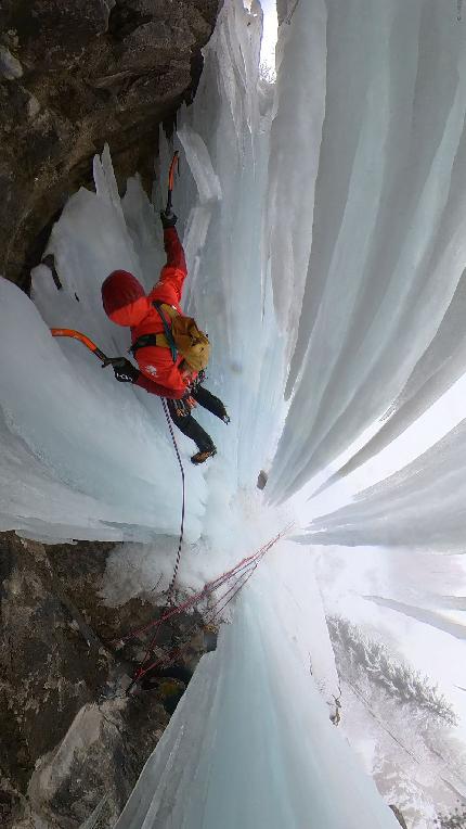 HDry - Dani Arnold in azione con guanti HDry