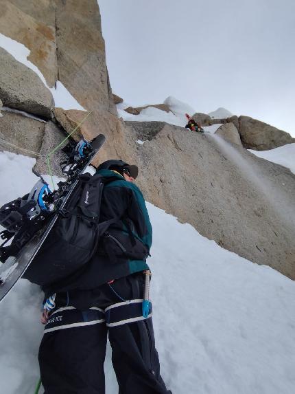 Capucin du Requin, Monte Bianco, Laurent Bibollet, Sam Favret, Julien Herry - La prima discesa di 'Un couloir sans fin' sul Capucin du Requin nel massiccio del Monte Bianco (Laurent Bibollet, Sam Favret, Julien Herry 14/01/2024)