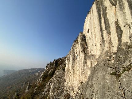 Napoleonica Clean & Climb: arrampicata e sostenibilità per ripulire la storica falesia di Trieste