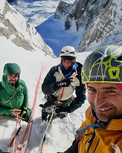 Civetta, Dolomiti, Christian Casanova, Francesco Favilli, Mathieu Maynadier - The first ascent of 'Mixte Feeling' in Civetta, Dolomites (Christian Casanova, Francesco Favilli, Mathieu Maynadier 15-16/01/2024)