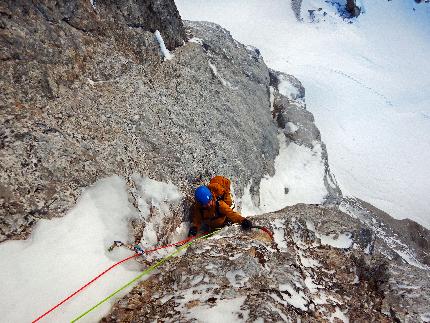 Monte Fop, Dolomiti, Emanuele Andreozzi, Stefano Giongo - L'apertura di 'Per un Angelo' sulla parete nord del Monte Fop in Val Ombretta, Marmolada, Dolomiti (Emanuele Andreozzi, Stefano Giongo 04/01/2024)