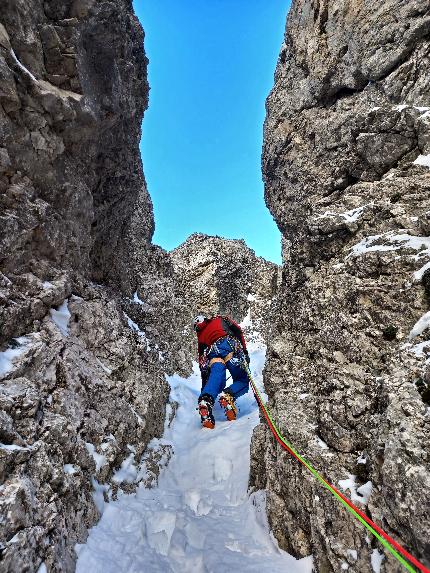 Monte Fop, Dolomiti, Emanuele Andreozzi, Stefano Giongo - L'apertura di 'Per un Angelo' sulla parete nord del Monte Fop in Val Ombretta, Marmolada, Dolomiti (Emanuele Andreozzi, Stefano Giongo 04/01/2024)