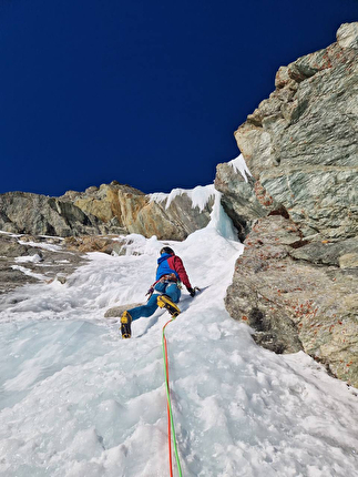 La Cascata dell'Arbiére, Saint-Barthélemy, Valle d'Aosta, François Cazzanelli, Stefano Stradelli, Giuseppe Vidoni - L'apertura di 'La Cascata dell'Arbiére' alla Becca des Arbiére in Valle d'Aosta (François Cazzanelli, Stefano Stradelli, Giuseppe Vidoni 27/01/2024)