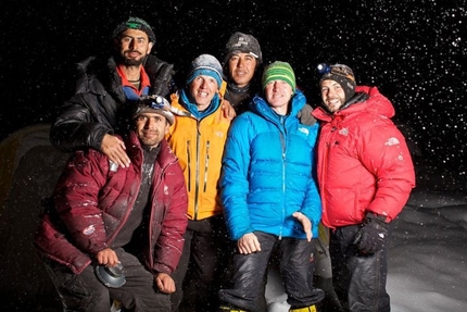 Nanga Parbat d'inverno, Moro e Urubko - Tutto il gruppo riunito a Campo Base del Nanga Parbat