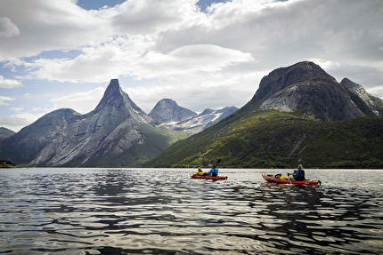 Leo Houlding, Two Point Four - Leo Houlding, la moglie Jess e i loro due figli Freya (9 anni) e Jackson (5 anni) scalano la Stetind in Norvegia