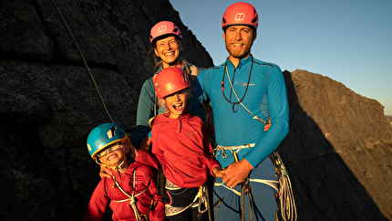 Leo Houlding, Two Point Four - Leo Houlding, la moglie Jess e i loro due figli Freya (9 anni) e Jackson (5 anni) scalano la Stetind in Norvegia