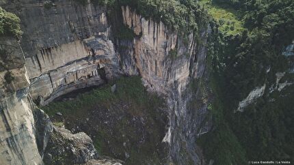 Associazione La Venta Esplorazioni Geografiche, Colombia - El Penòn, Colombia: il grande portale nascosto in parete