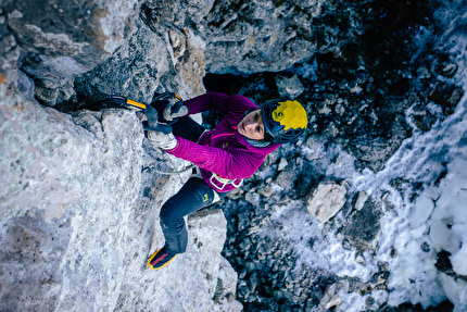 Febbre da Cavallo 2024, Campitello Matese, Molise - Angelika Rainer in azione alla Grotta delle Ciaole, durante il meeting di drytooling Febbre da Cavallo, Campitello Matese, Molise